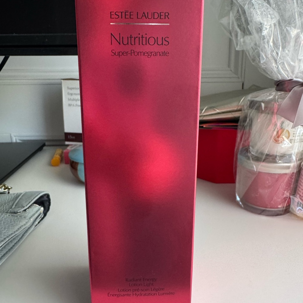 Estée Lauder Nutritious Super-Pomegranate Lotion